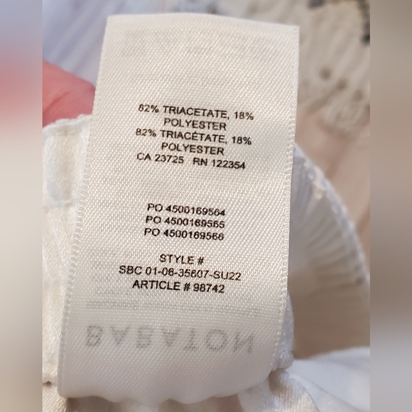 Aritzia Babaton Deakin 5" Shorts, Matte Crepe Texture, Pearl, Small, Like New - Picture 7 of 16